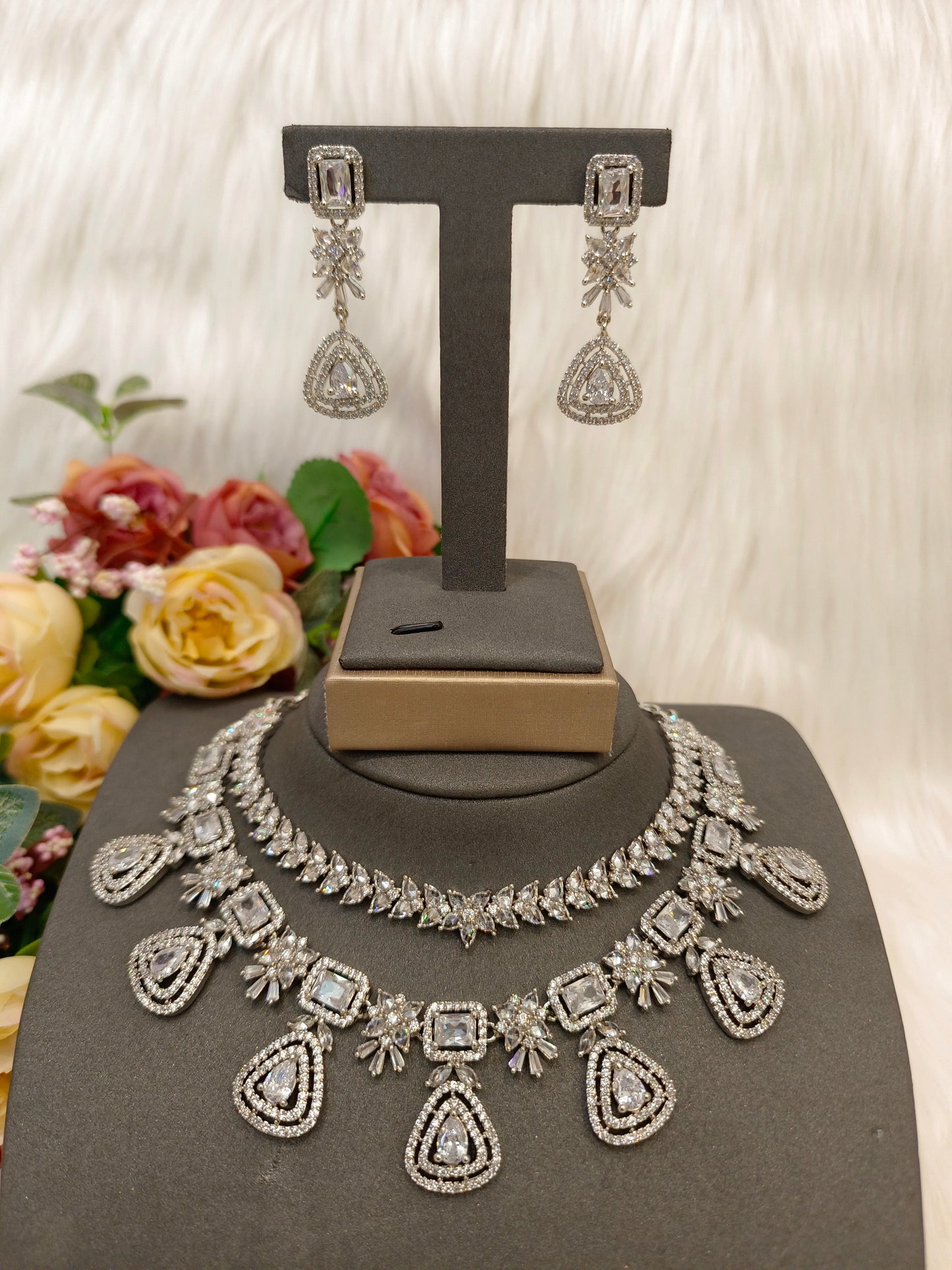 Two Layer Necklace Set