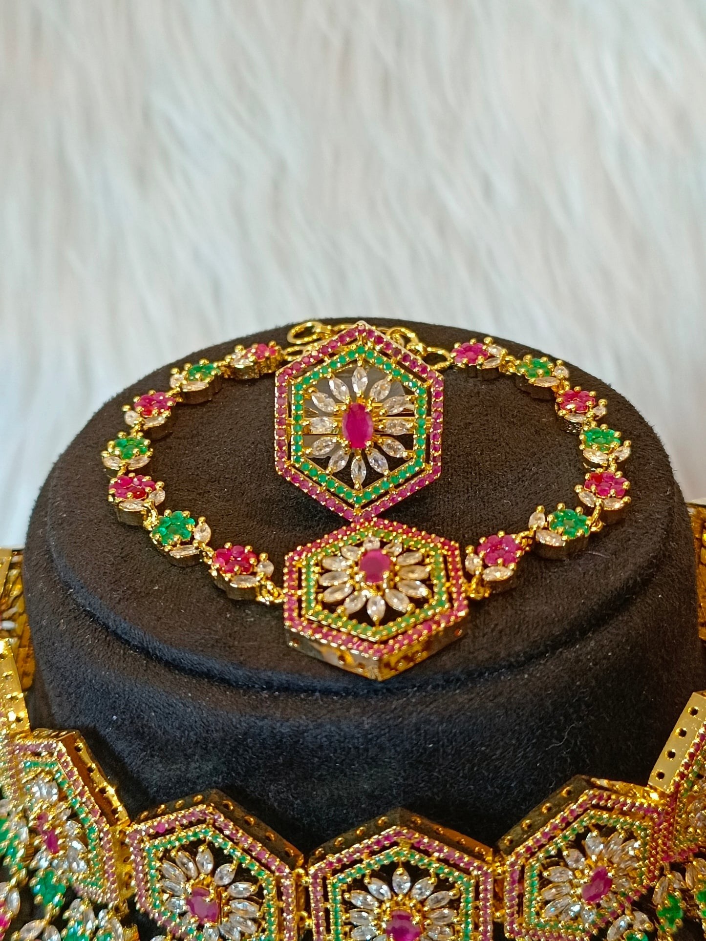 Traditional Choker set